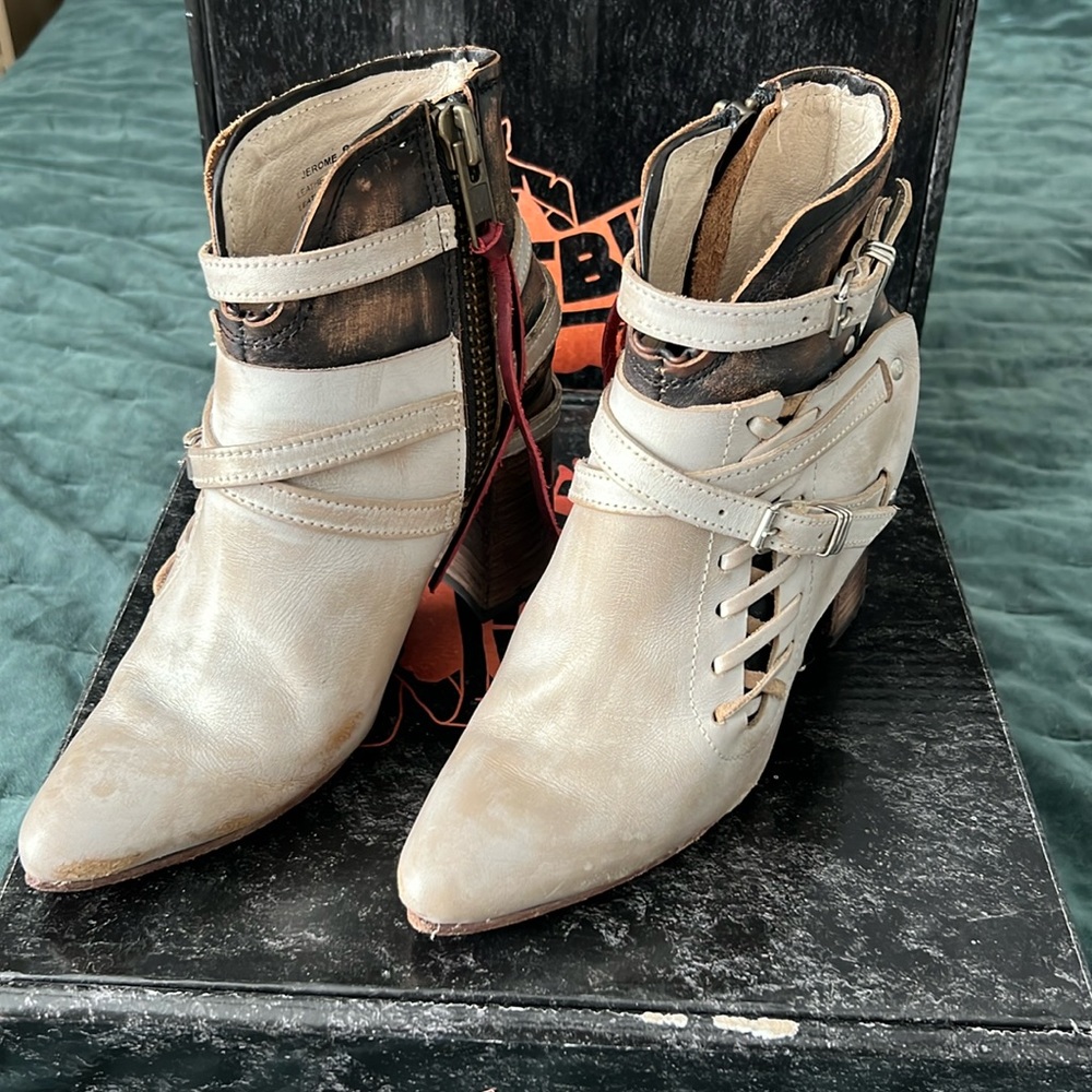 Freebird women’s Jerome Bootie size 8 in Ice Multi